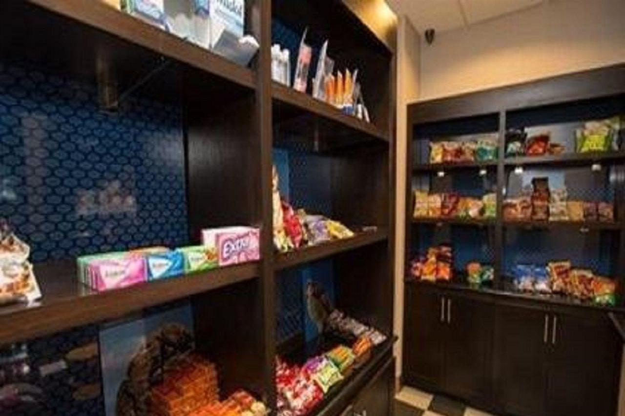Hampton Inn & Suites Oklahoma City Airport Eksteriør bilde