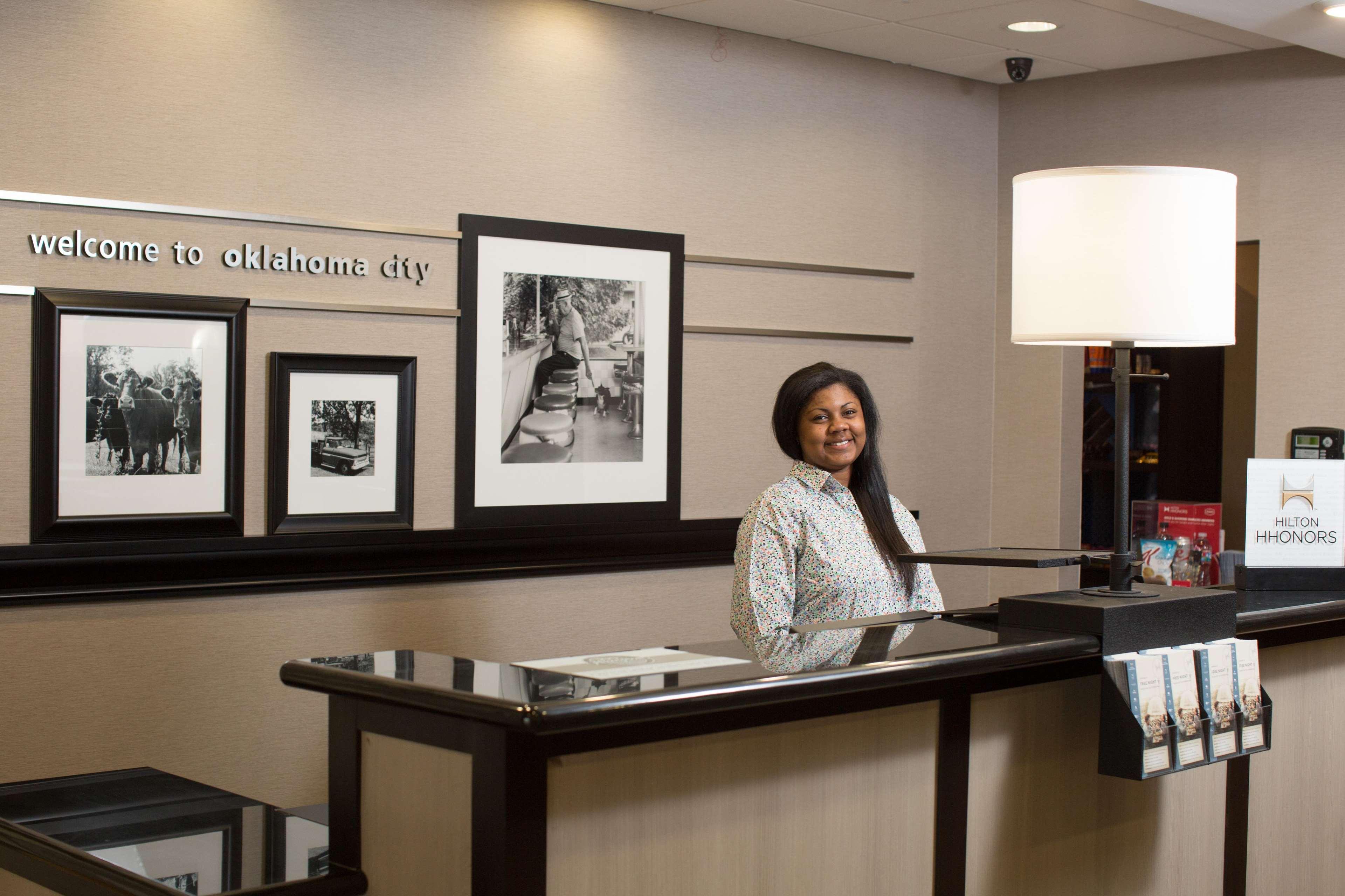 Hampton Inn & Suites Oklahoma City Airport Eksteriør bilde