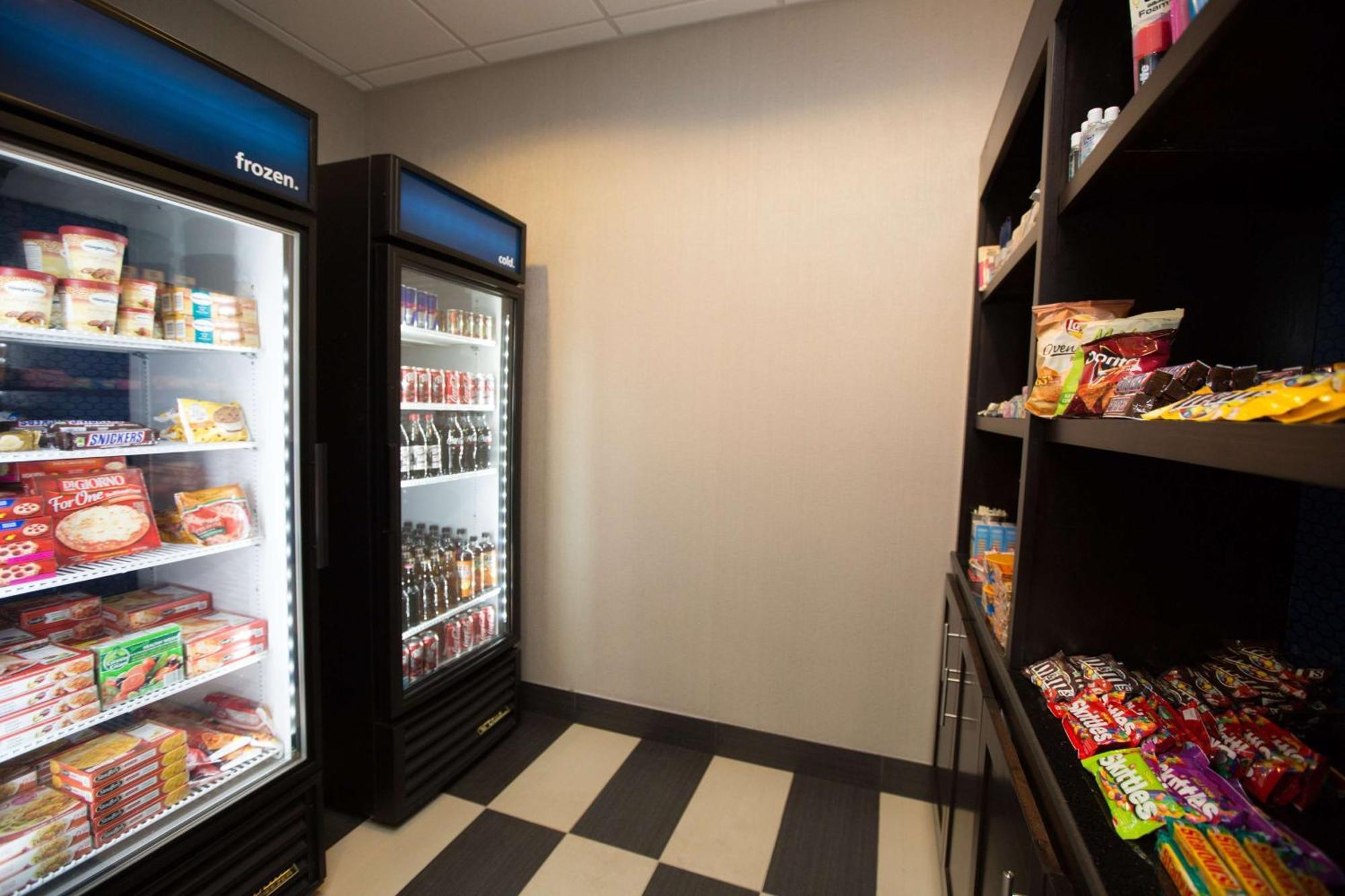 Hampton Inn & Suites Oklahoma City Airport Eksteriør bilde