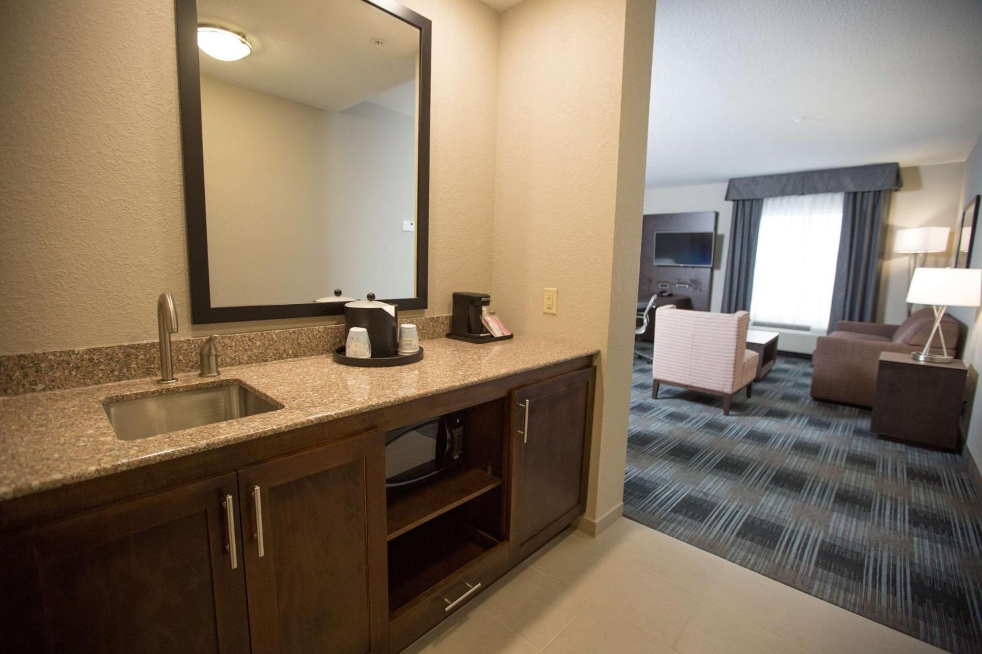 Hampton Inn & Suites Oklahoma City Airport Eksteriør bilde